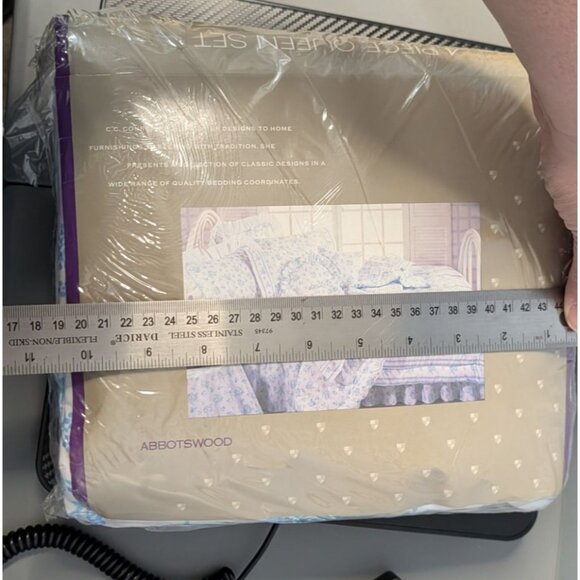 Courtney Queen 4-Piece Sheet Set Percale Cotton/Polyester Blend - Picture 10 of 11